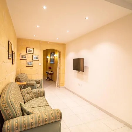 Bedsits In A Female Only Hostel Ghajn il-Kbira (Gozo)