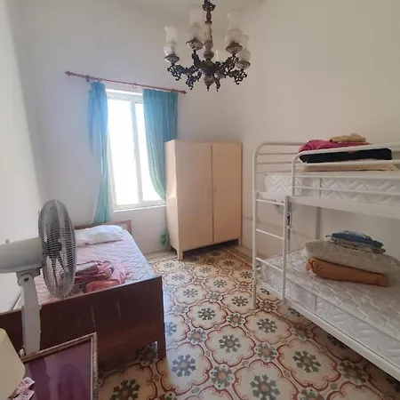 Bedsits In A Female Only Ghajn il-Kbira (Gozo)